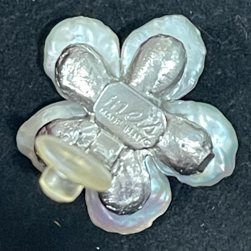 Mei's New York Keshi Pearl Flower Earrings - Picture 3 of 7